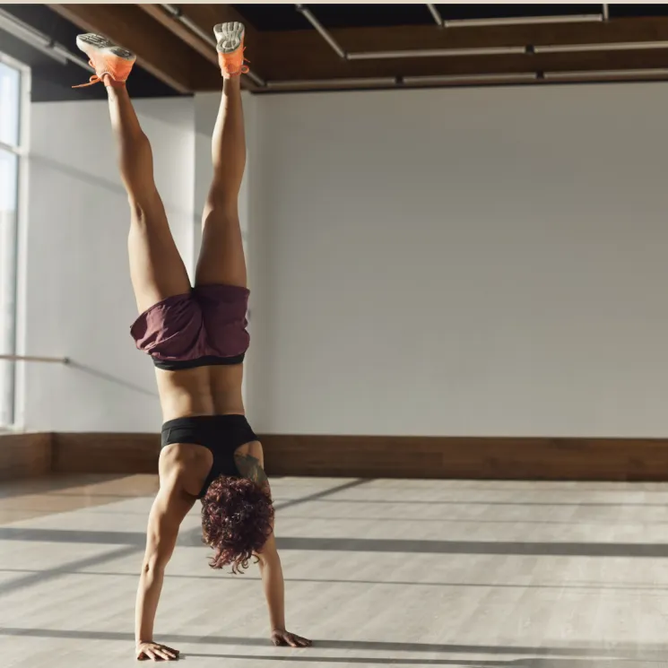 Handstand Basics – Der Einsteiger-Workshop @ t-base Trainingscenter Sport & Fitness