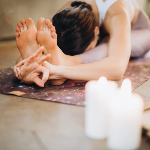 Yin Yoga & ätherische Öle für den Selbstwert @ YES Coach