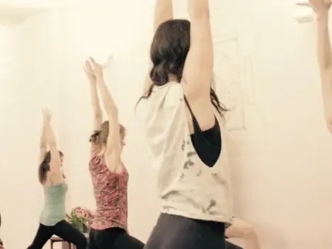 MORGENYOGA - 60' - online flexi @ YogaCircle Berlin Akademie