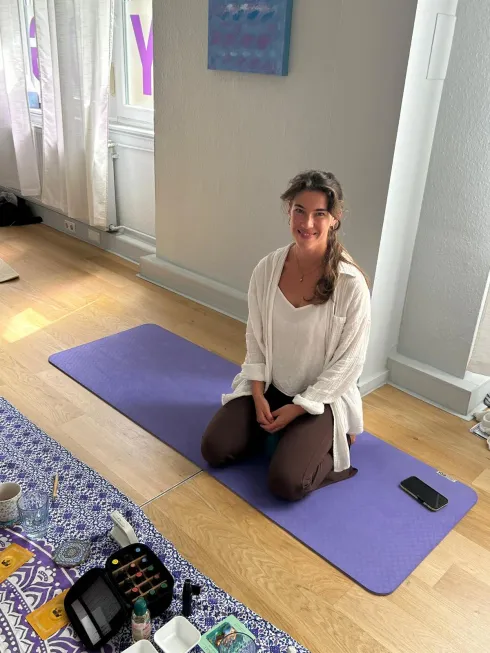 Women's Circle – Schwesternwunde heilen @ Yogastern