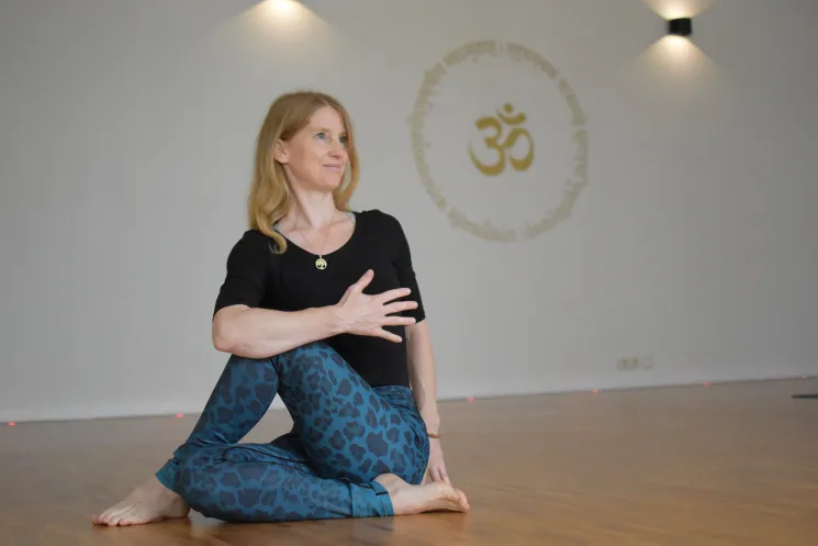 Hatha Yoga für innere Stabilität & Stärke (Rückenyoga) @ Sangha Yoga Lübeck