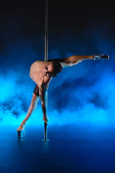 How's Tricks? (Pole Tricks, no Heels) by The Pole Wizard @ PoleSports Bremen