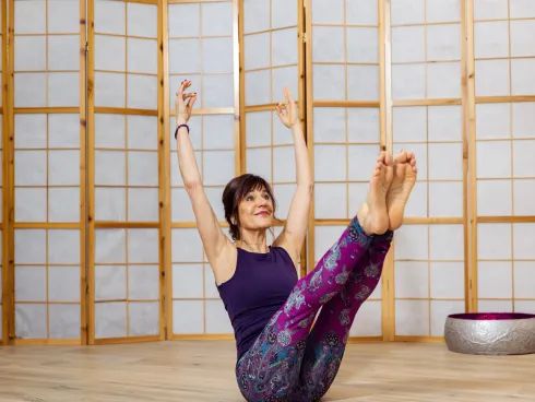 Pilates Special - mit dem kleinen Ball online @ Flowing OM