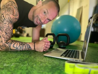 Le studio n'a pas fourni de description pour cette image de profil.