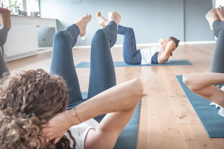 Pilates Freitag - OMline @ OM YEAH - Pilates & Yoga