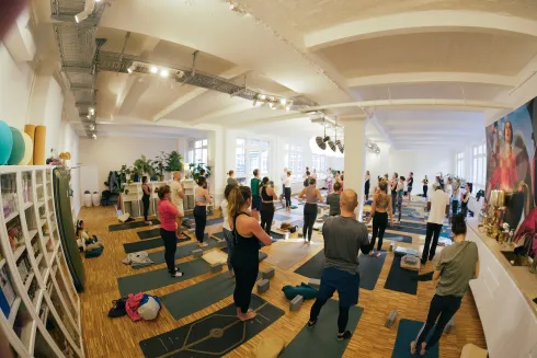 STREAM Studio Kreuzberg - Power Vinyasa Flow Yoga, alle Level @ yogafürdich Kreuzberg