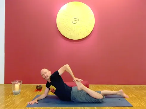 60 Min. ONLINE ANANYA meets Yin (recorded) | Basic 30 Pkt @ ANANYA Yoga Wien