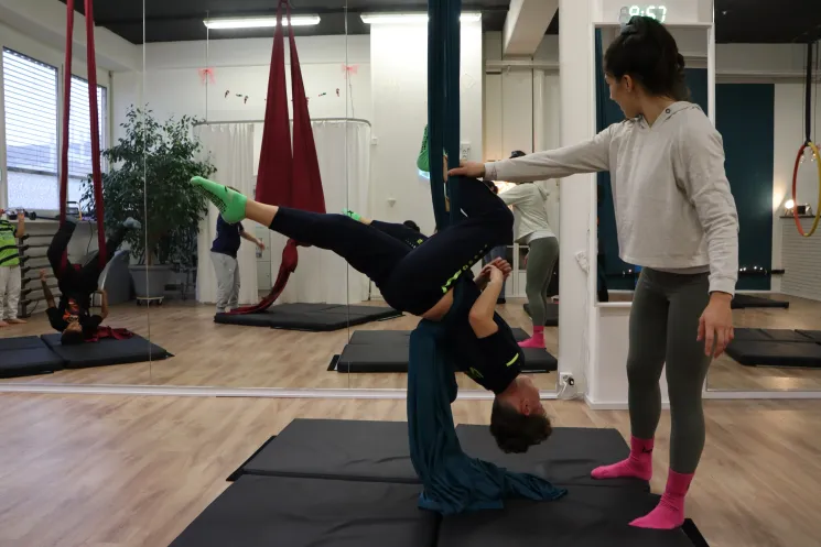 Probestunde Aerial Circus Kids & Teens (8-16 j.) @ Dayuma - Pole & Acrobatics