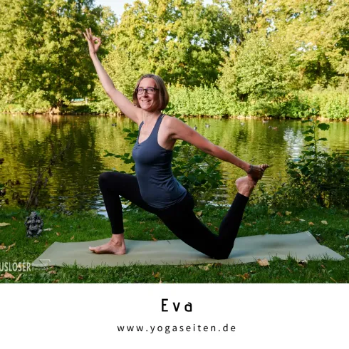 Vinyasa Yoga* (Online) / Eva @ Yogaseiten