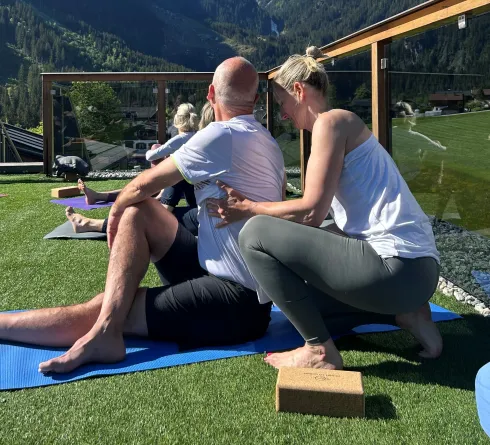 20h Weiterbildung: ADVANCED SEQUENCING & HANDS-ON @ Yoga.Motion