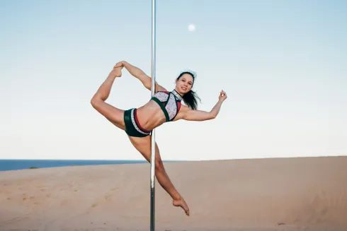 Best of Pole Tricks for Photoshootings - Intermediate Level (Online Kurs) @ Yoga and Pole Art by Selina