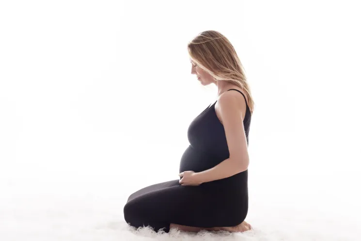 ONLINE LIVE  Prenatal Yoga  / Yoga in der Schwangerschaft @ ONLINE LIVE Pilates Bern & Zürich