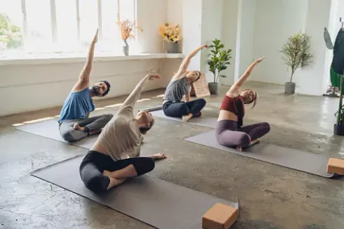 Hatha Yoga - Connect with your body  ONLINE Livestream @ Yogaladen Offenbach