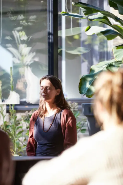 25H Restorative Pralaya Yoga @ Yogasite