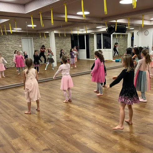 Kids Dance 5+ ab Di 18.08.2026 @ Bodymotion GmbH