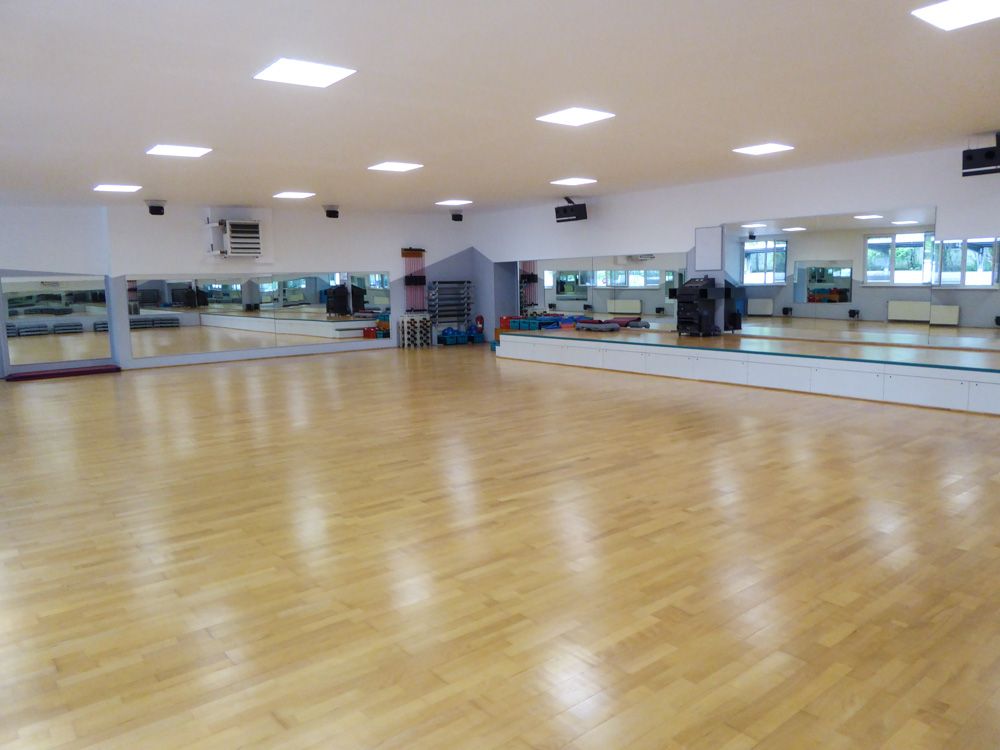 Tan Gym