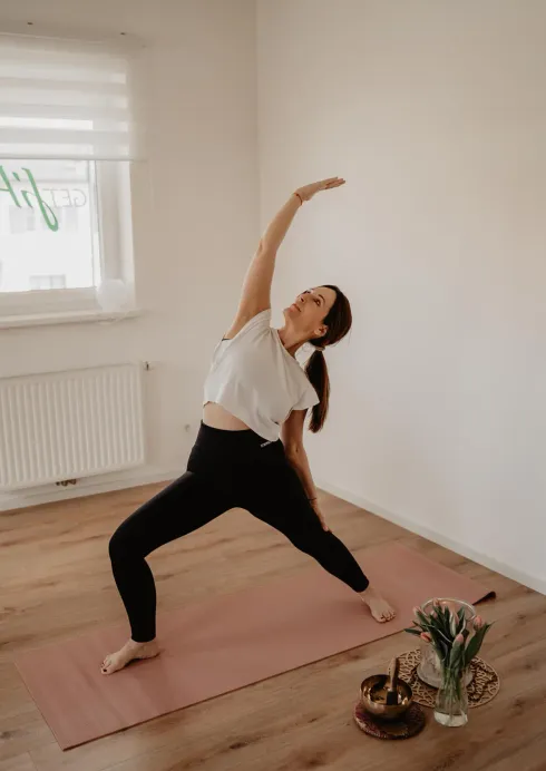 Yoga „kraftvoll & fließend“ @ Feel-In Yoga by Claudia Meyer