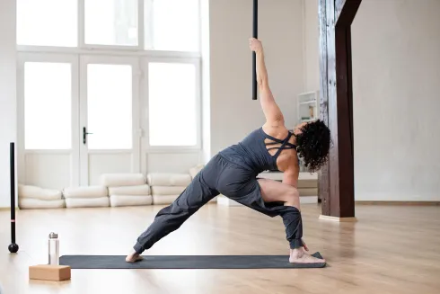 Steel Mace Vinyasa (English) STUDIO @ Yogazentrum Mödling