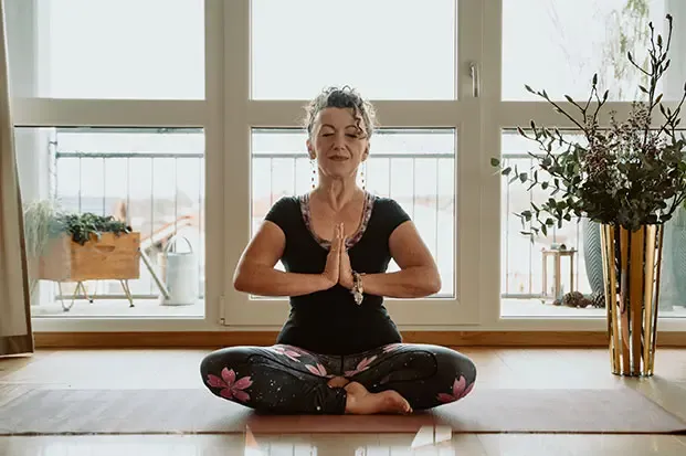 Meditatives Yoga für Selbstliebe und Herzöffnung @ aurum loft