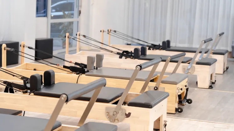 PILATES REFORMER AUSBILDUNG (40H) - Vor Ort @ Power Yoga Institute Online-Studio