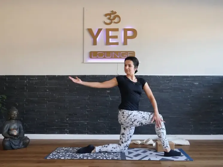 Yoga am Mittag | KK zertifiziert @ YEP Lounge
