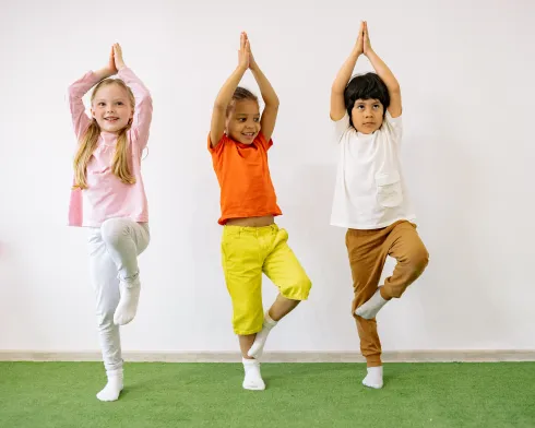 Yoga für Kinder von der  1 - 3. Klasse Freitag 16.00 Uhr @ Yogaresa