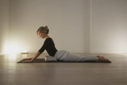 YIN YOGA DEEP DIVE with Guest Teacher Matthäa Mollenhauer @ KINDCLUB STUDIOS