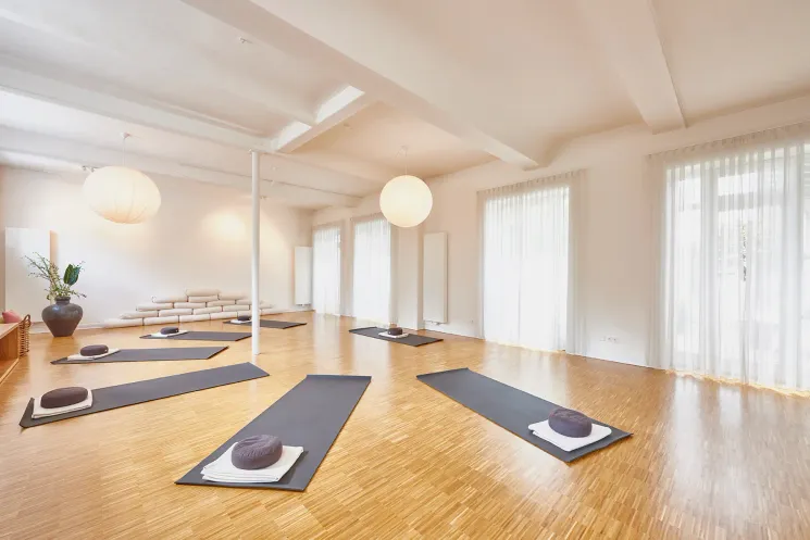 Hatha Yoga & Achtsamkeit - PRÄVENTIONSKURS - KURS D - Sommer 20 ( 8 UE ) @ Yoga im Hof