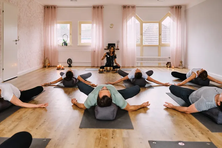 Yin YOGA | ONLINE @ YOGAPUNKT