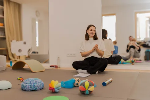 Mindful Motherhood (0-24 Mte.), (175,- Euro, KRANKENKASSENKURS), MO, 9:30-10:30 Uhr, 30.03.2026-08.06.2026 (Ersatztermin: 15.06.2026, KEIN Kurs am 06.04.2026, 25.05.2026, 01.06.2026) @ Die FamilienBox