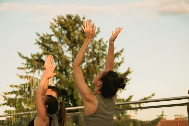 Open Rooftop: Yoga, Duft & Bubbles @ STUDIO herzfeld