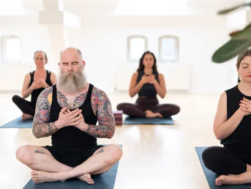 Online: Meditation auf Spendenbasis @ Yoga Sky Berlin