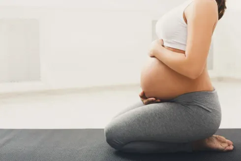 Yoga für Schwangere - Bewegung mit Babybauch @ YOGAlounge Vienna