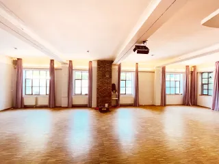 Dieser Anbieter hat keine Bildbeschreibung für dieses Bild hinterlegt