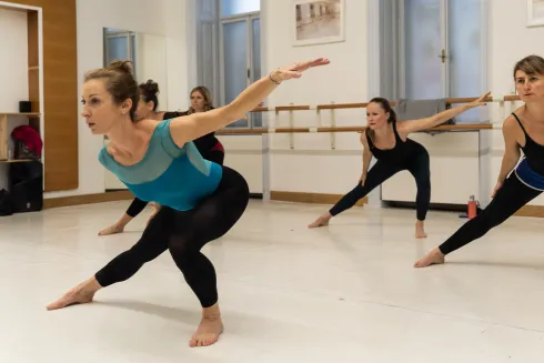 Balletoning stretch your limit Dienstags 9:00-10:15 | Online | German @ Ballettschule DANCEWORLD