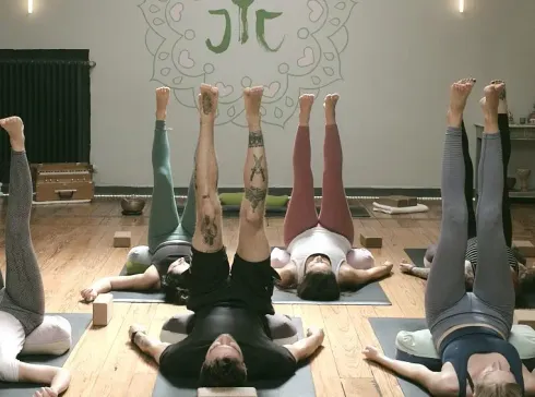 YinYoga Fortbildung: Modul RESTORATIVE YOGA  @ JayJay Yoga