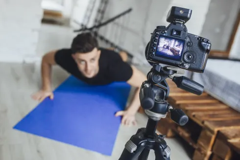 VIDEO ON DEMAND >> Bodypower (Kursaufzeichnung) mit Julia @ PURE MOVE