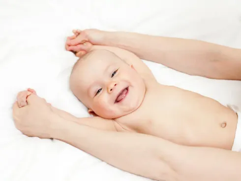 Babymassage meets Babyyoga, Mi, 12:15-13:00 @ Studio Herzschlag