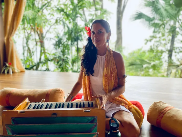 Heart Opening Yin & Bhakti Circle mit Audrey und Analu @ Just Yoga It - Audrey Hämmerle