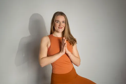 ONLINE Slow Hatha Yoga 45 Min @ Flow & Grow Yoga Studio