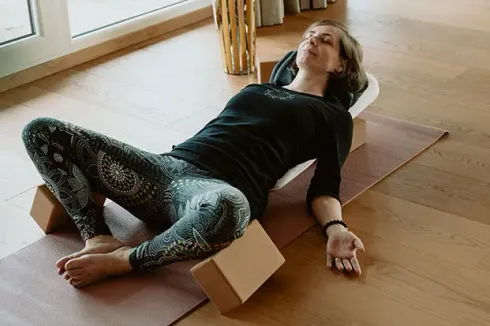 Stressless Yoga Präventionskurs (8 Einheiten) @ aurum loft