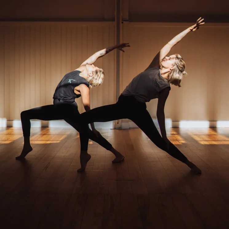 Yoga Einsteiger Kurs | JANUAR @ Jivamukti Yoga Roots Hamburg