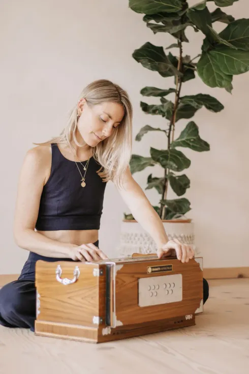 Die Kraft von MANTRA und MEDITATION @ FREEDOM PRACTICE