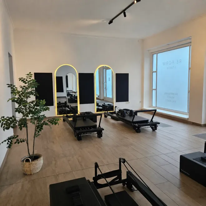 RE:FORM STUDIO
