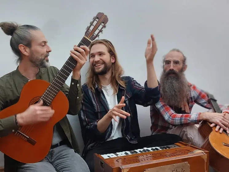 Cacao Medicine Kirtan mit CAXINGÓ @ Yogaladen Offenbach