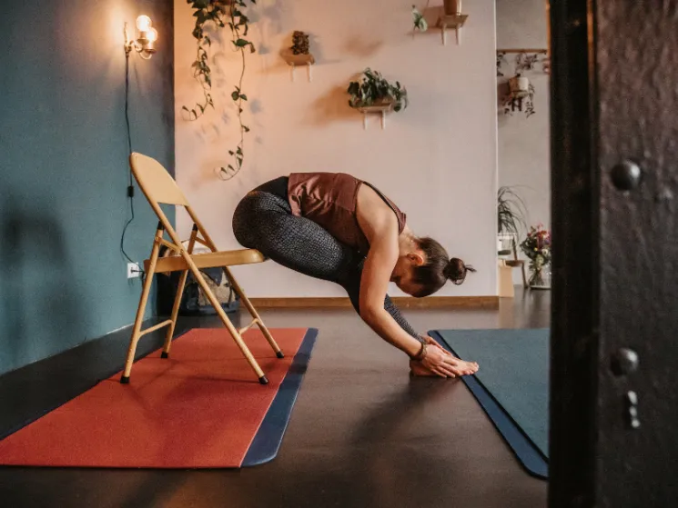 Präventionskurs: Hatha Yoga auf dem Stuhl @ Om Shanti Yoga
