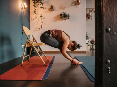 Präventionskurs: Hatha Yoga auf dem Stuhl @ Om Shanti Yoga