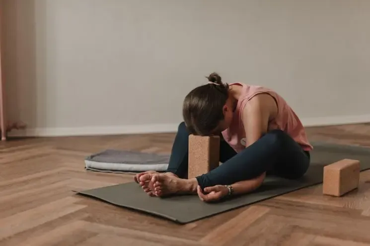 online YIN YOGA Alle Level (DE) @ The Vinyasa People Yoga Studio