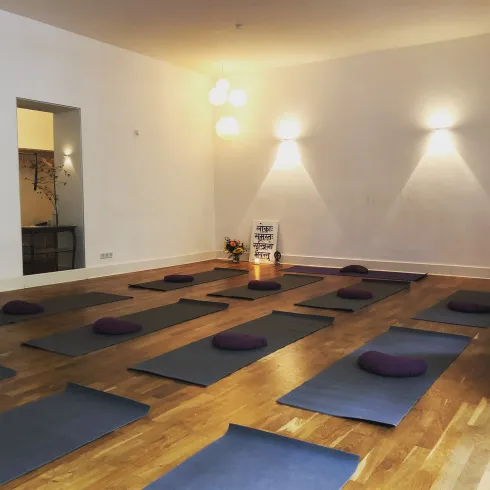LIVESTREAM |Pilates | Core & Healthy Back (45 Min.) @ OYOGA