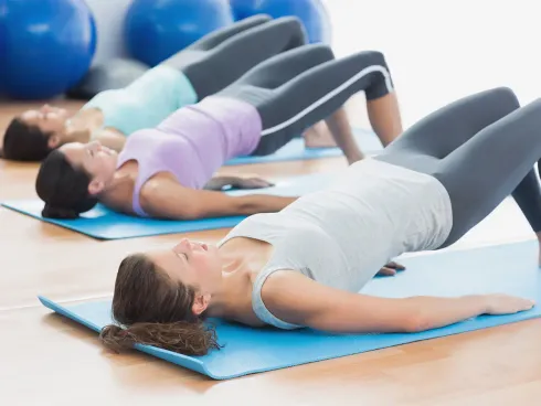 Pilates zur Rückbildung 1 Freitag 10.15 (online) @ Yogaraum Cloppenburg